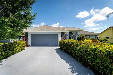 863 SE Sweetbay Avenue Port St Lucie FL 34983