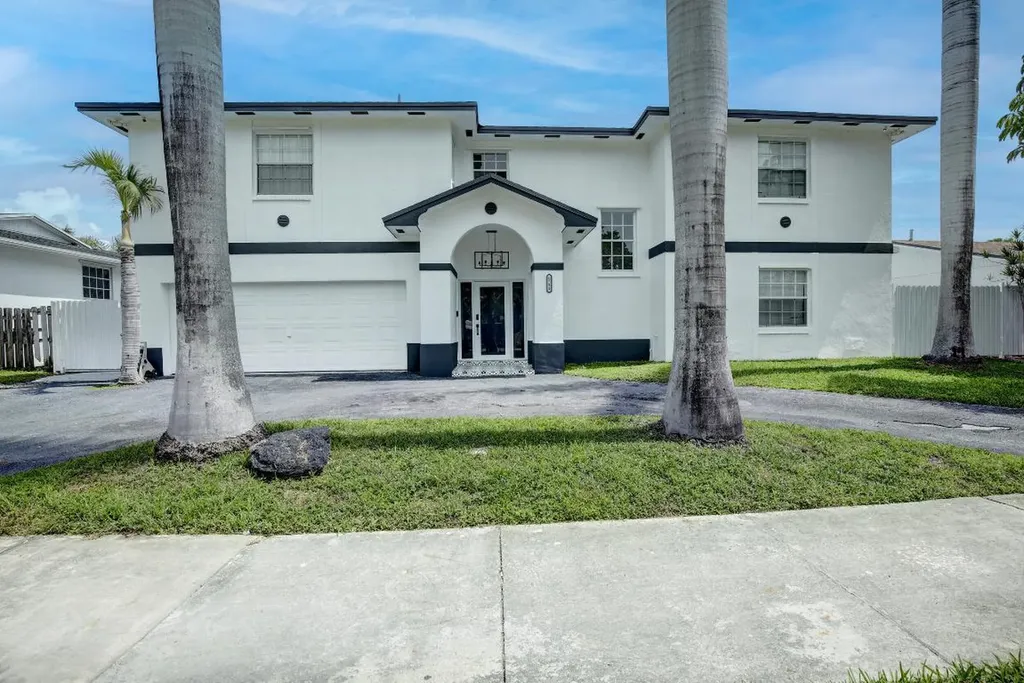 8211 SW 205th Street Cutler Bay FL 33189