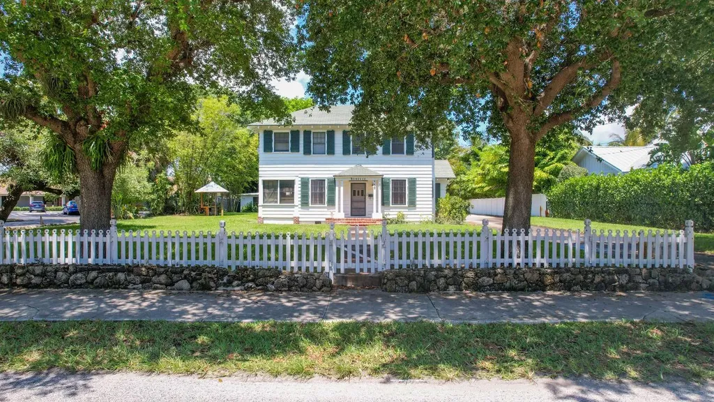 440 N Swinton Avenue Delray Beach FL 33444