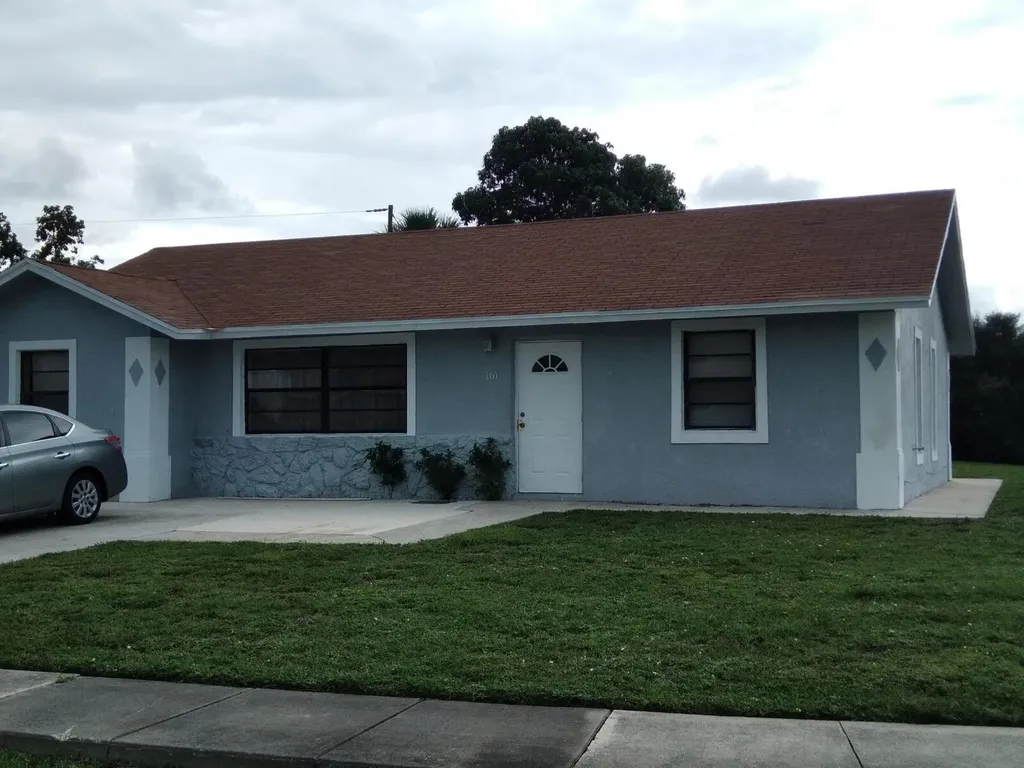 161 NE 17th Court Boynton Beach FL 33435