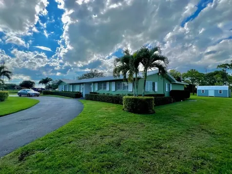 1601 SE Avenue K Place Belle Glade FL 33430