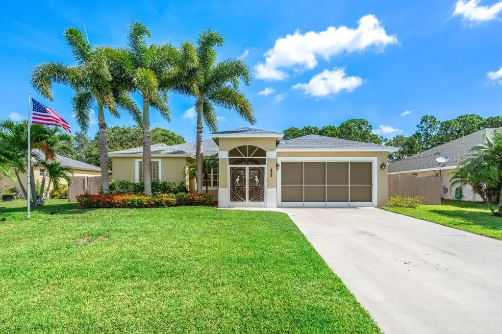 1221 SW Emerald Avenue Port St Lucie FL 34953