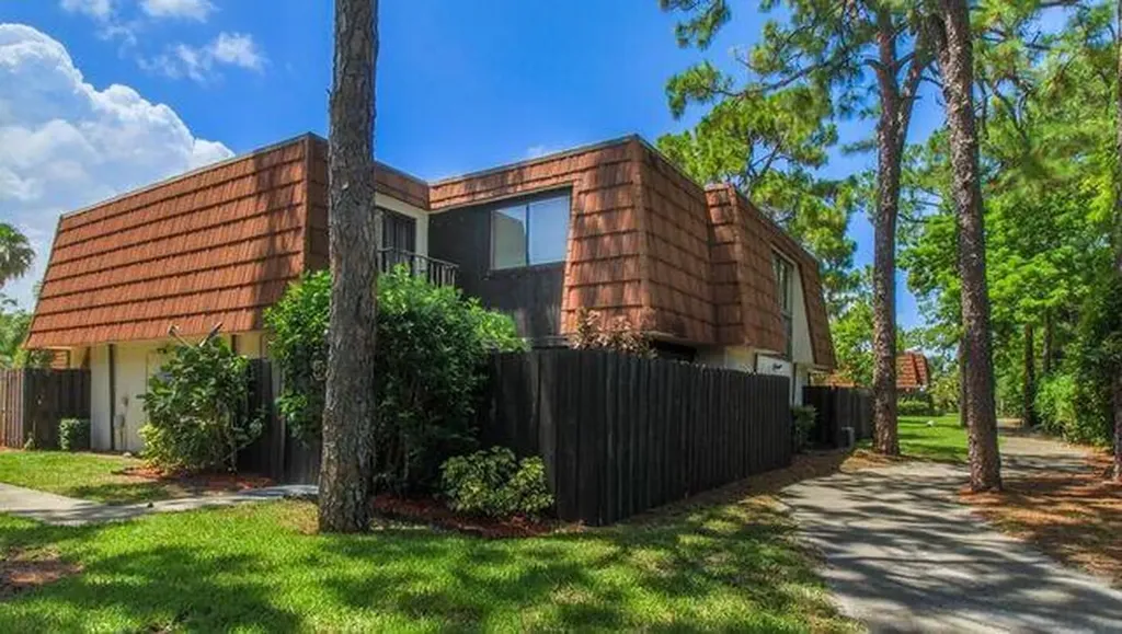 2200 White Pine Circle Greenacres FL 33415