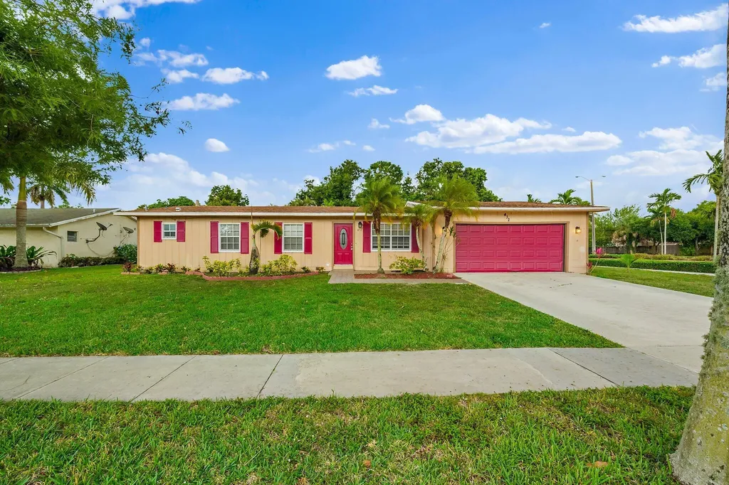 432 La Mancha Avenue Royal Palm Beach FL 33411