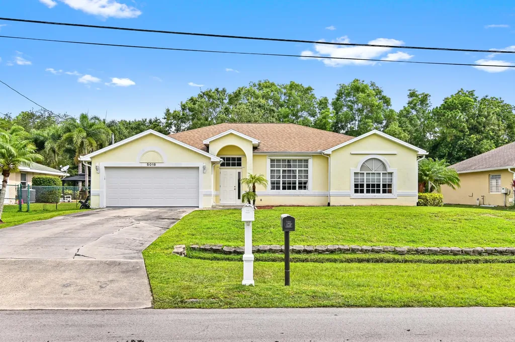 5018 NW Flintstone Avenue Port St Lucie FL 34983
