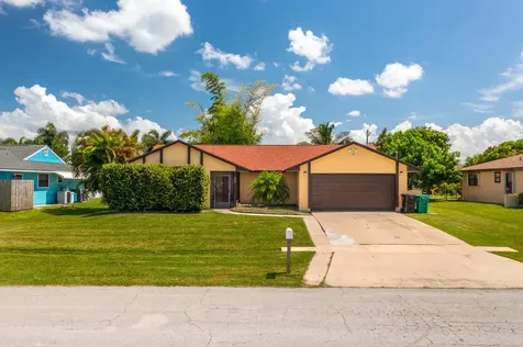 808 SE Celtic Avenue Port St Lucie FL 34983