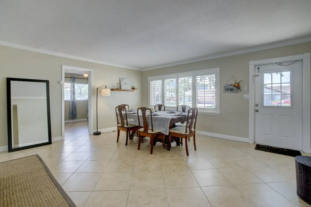 808 SE 13 Court Deerfield Beach FL 33441