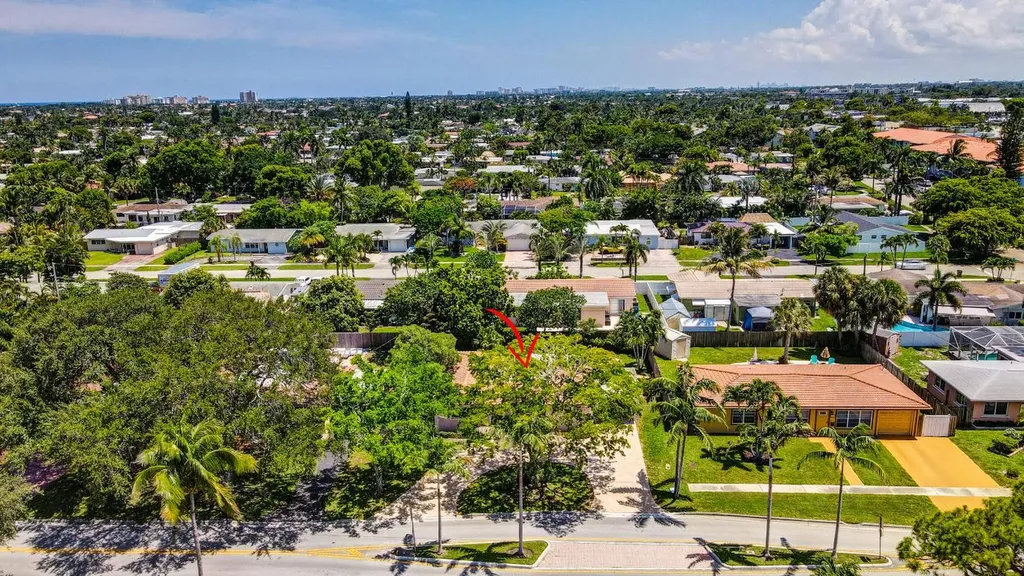 808 SE 13 Court Deerfield Beach FL 33441