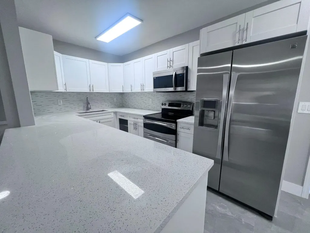 1014 W Perry Street Lantana FL 33462