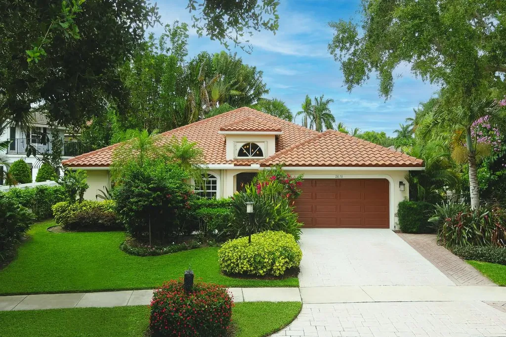 2870 Hampton Circle W Delray Beach FL 33445