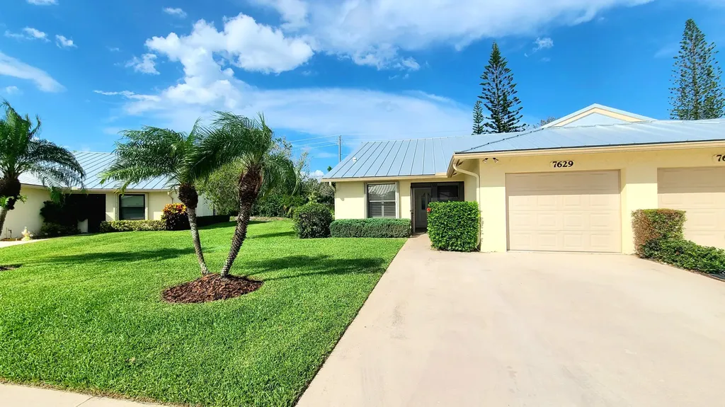 7629 SE Sugar Sand Circle Hobe Sound FL 33455