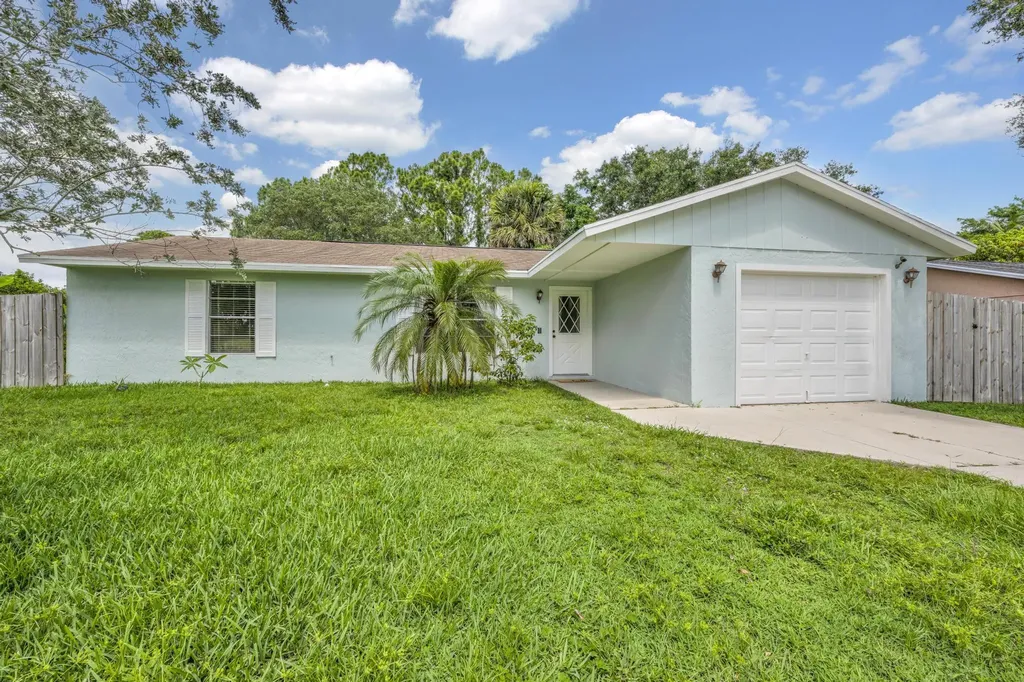 1118 SW Heather Street Port St Lucie FL 34983