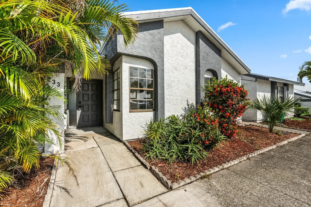 233 SW Sterret Circle Port St Lucie FL 34953