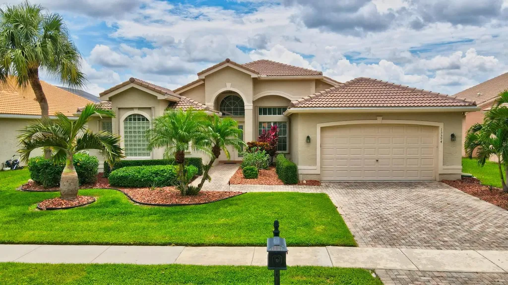 13594 Barcelona Lake Circle Delray Beach FL 33446