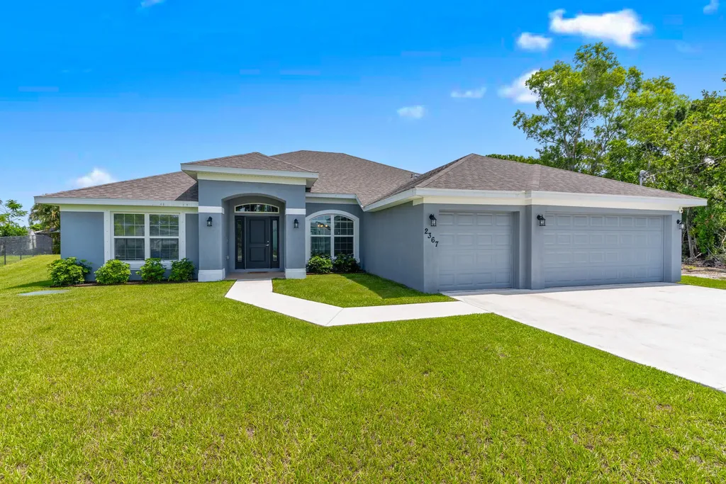 2367 SE Avalon Road Port St Lucie FL 34952