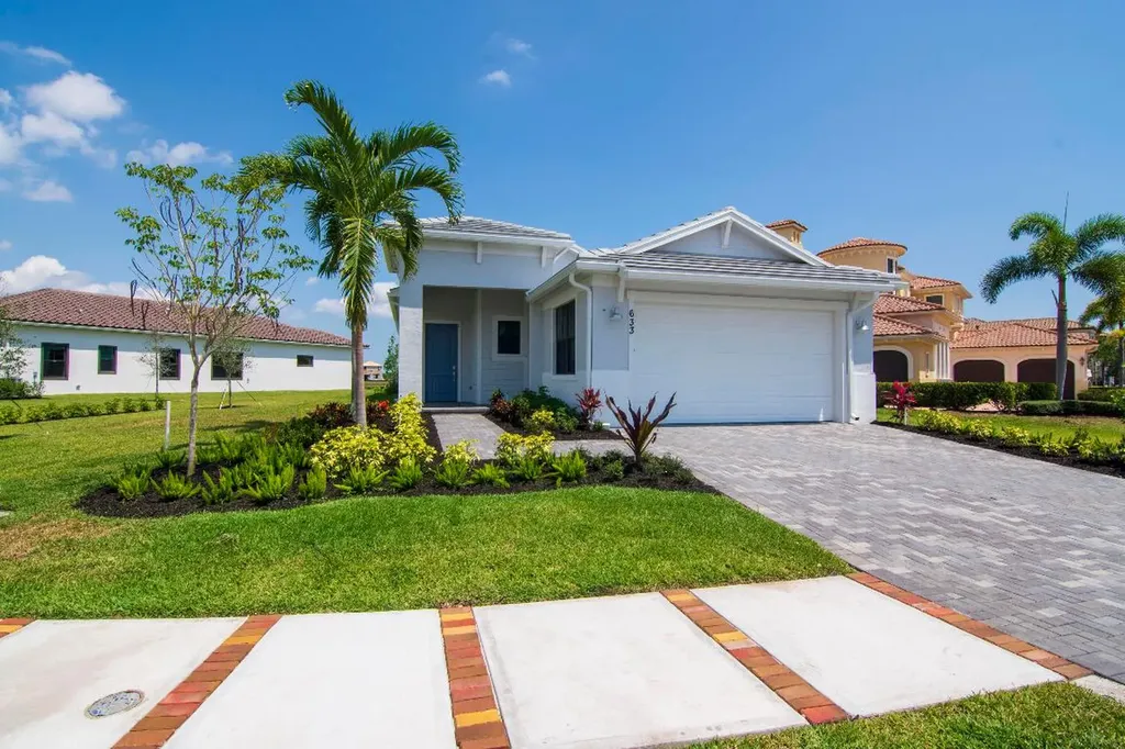 633 SE Fascino Circle Port St Lucie FL 34984