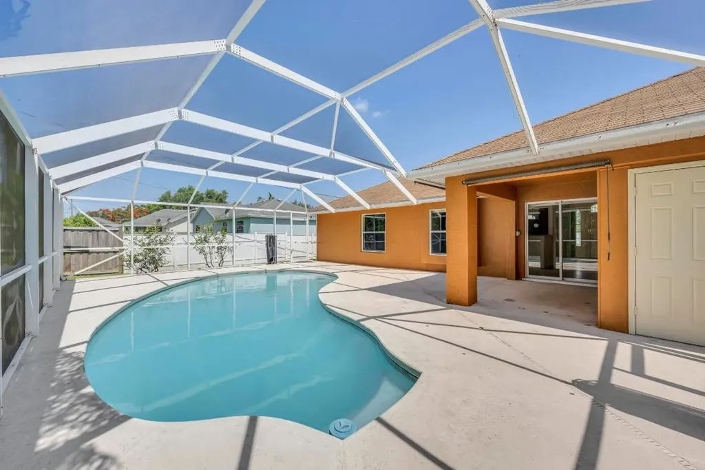 5075 NW Egret Avenue Port St Lucie FL 34983