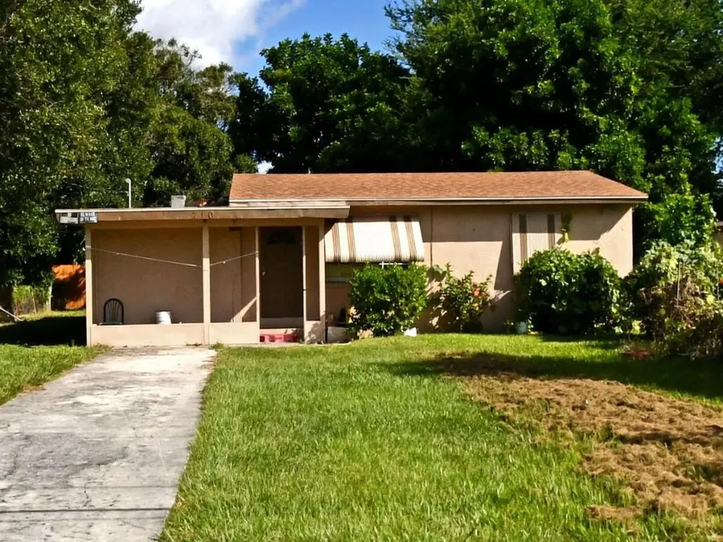 710 Gardenia Avenue Fort Pierce FL 34982