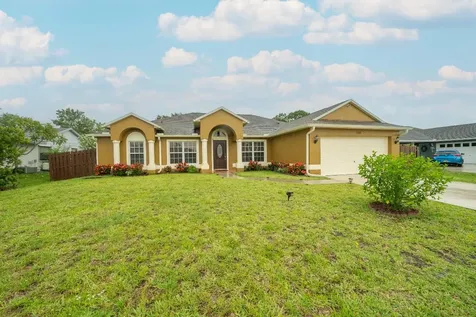 580 SW Bailey Terrace Port St Lucie FL 34953