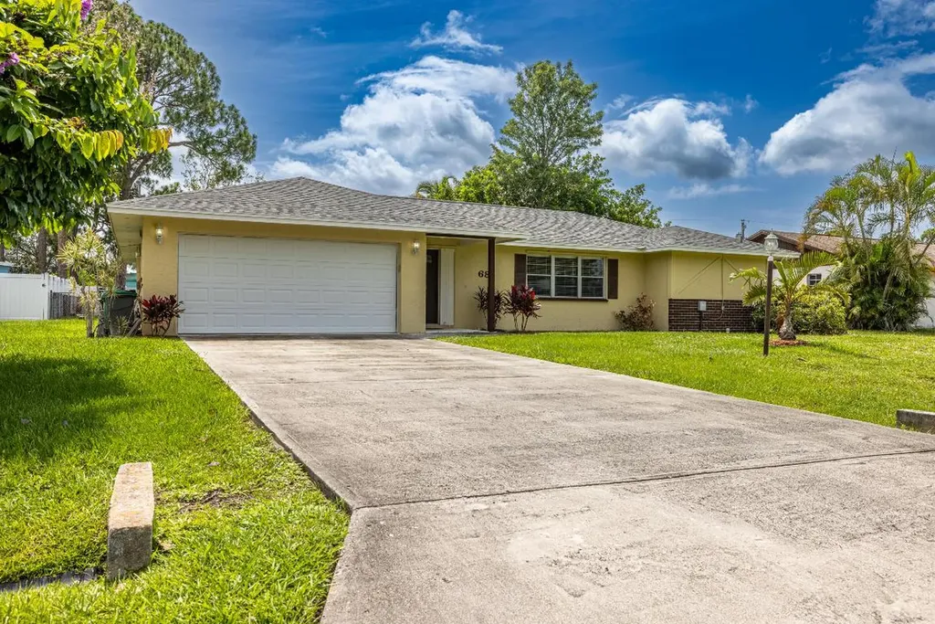 681 SE Prineville Street Port St Lucie FL 34983