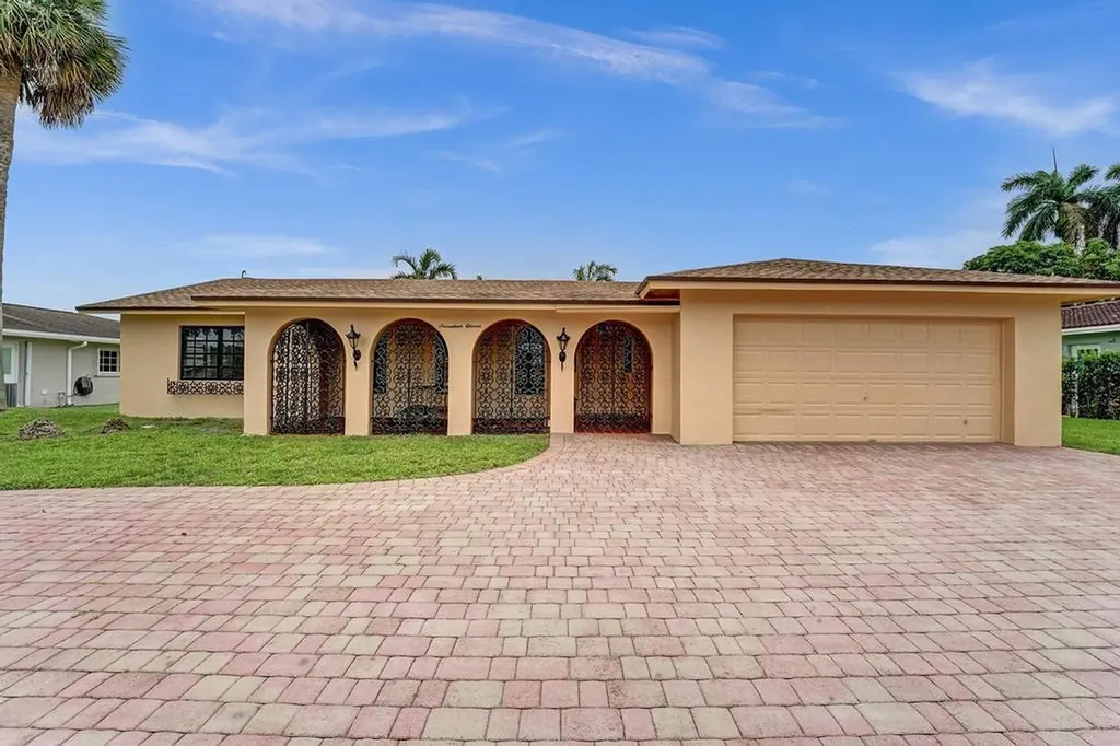 1711 SW 56th Avenue Plantation FL 33317