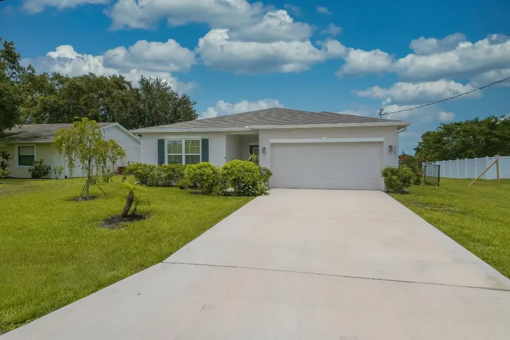 1785 SW Castinet Lane Port St Lucie FL 34953