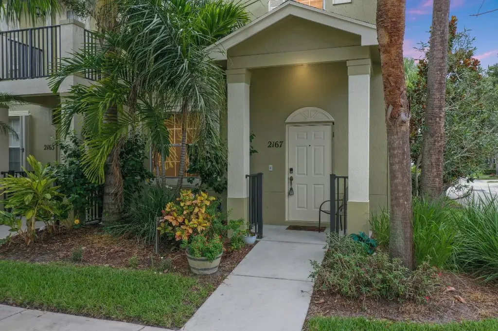 2167 SE Destin Drive Port St Lucie FL 34952