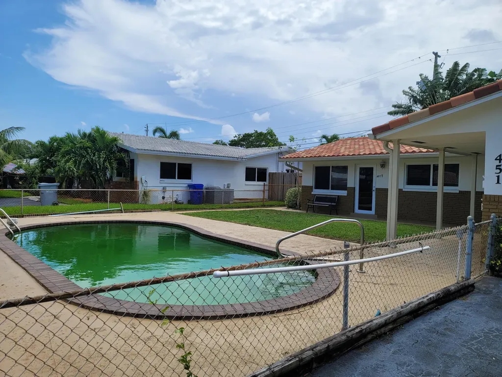 451 SE 1st Avenue Pompano Beach FL 33060