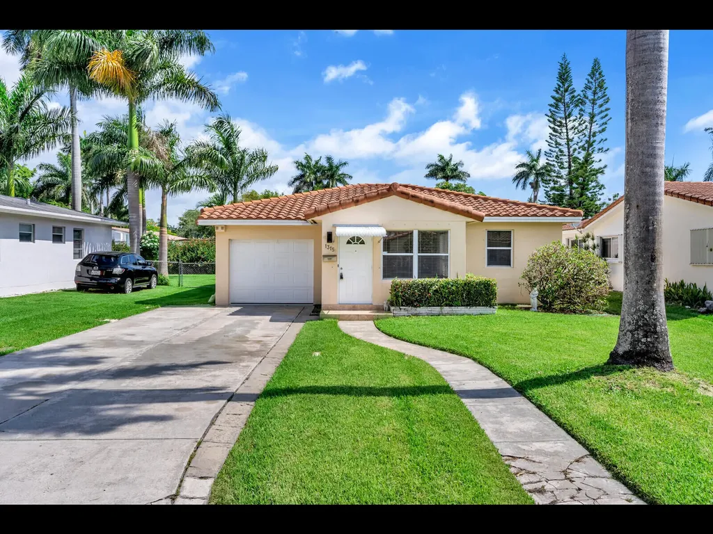 1315 Buchanan Street Hollywood FL 33019