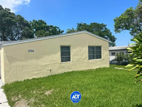 1054 W 25th Street Riviera Beach FL 33404
