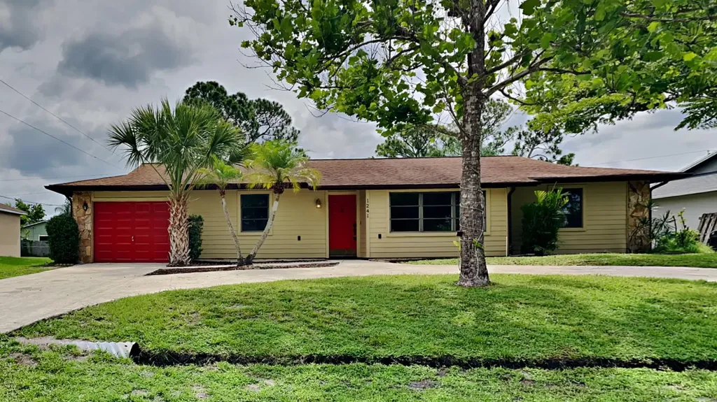 1241 SE Nancy Lane Port St Lucie FL 34983