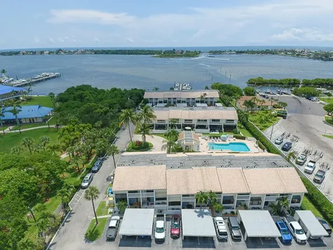 710 NE 20th Lane Boynton Beach FL 33435