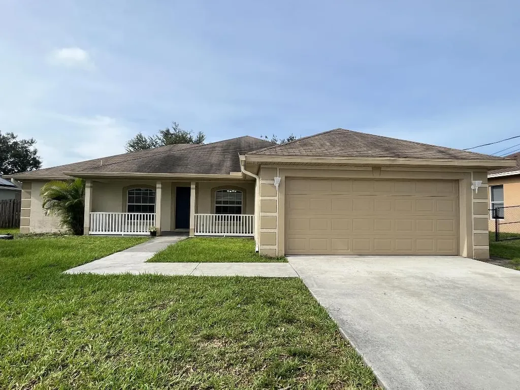 520 SW Dagget Avenue Port St Lucie FL 34953