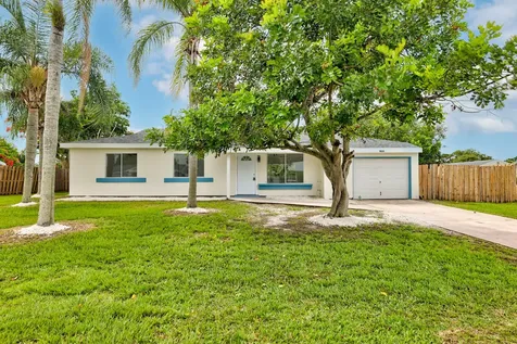 1925 SE Redwing Circle Port St Lucie FL 34952