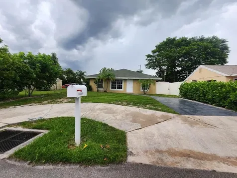 4339 Sussex Avenue Lake Worth FL 33461