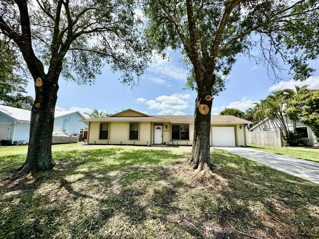 249 SE Volkerts Terrace Port St Lucie FL 34983
