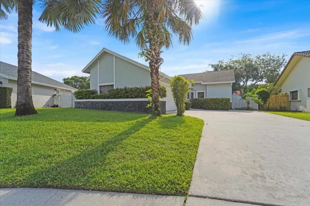 21575 Kapok Circle Boca Raton FL 33433