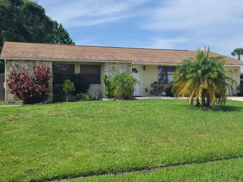 379 SW Fairway Avenue Port St Lucie FL 34983