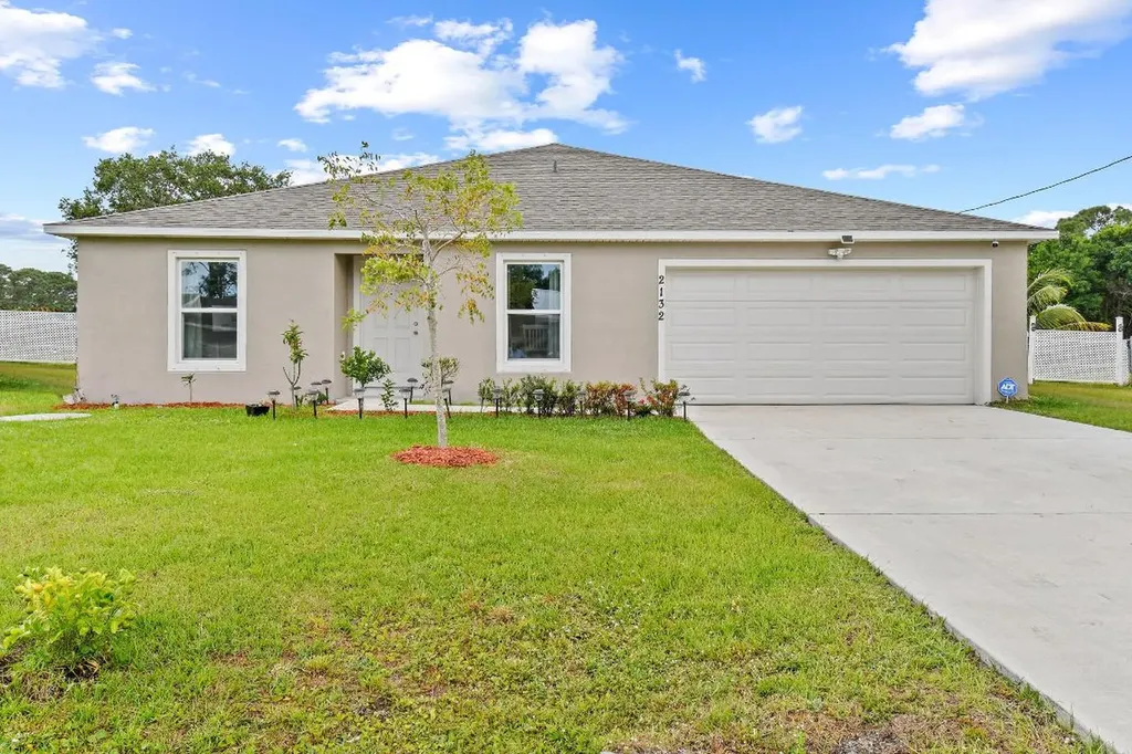 2132 SE Trillo Street Port St Lucie FL 34952