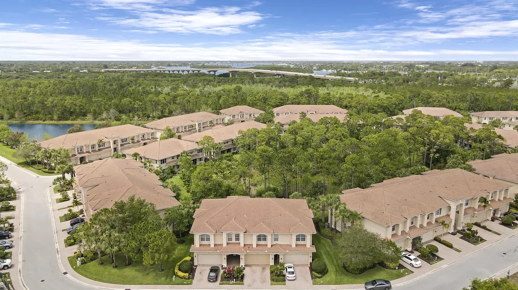 215 SW Walking Path Stuart FL 34997