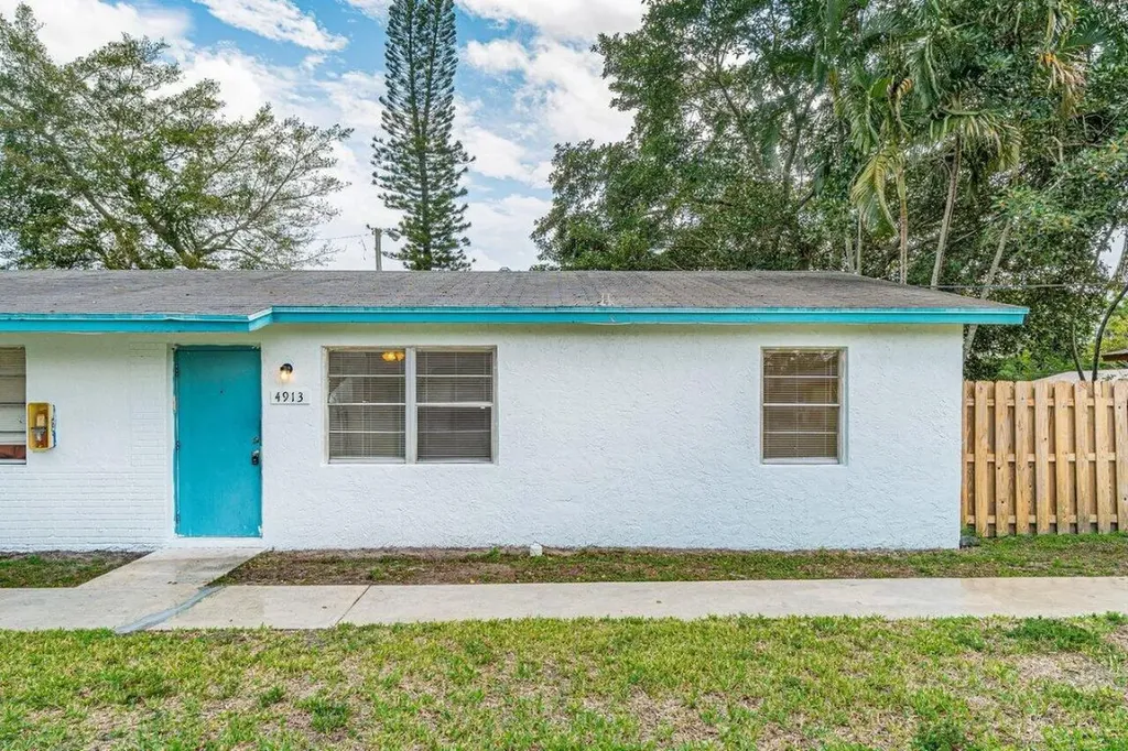 4913 Gulfstream Road Lake Worth FL 33461