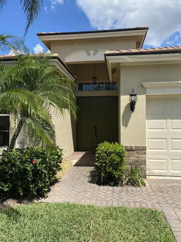 10025 SW Cardigan Circle Port St Lucie FL 34987