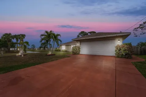 1637 SW Taurus Lane Port St Lucie FL 34984