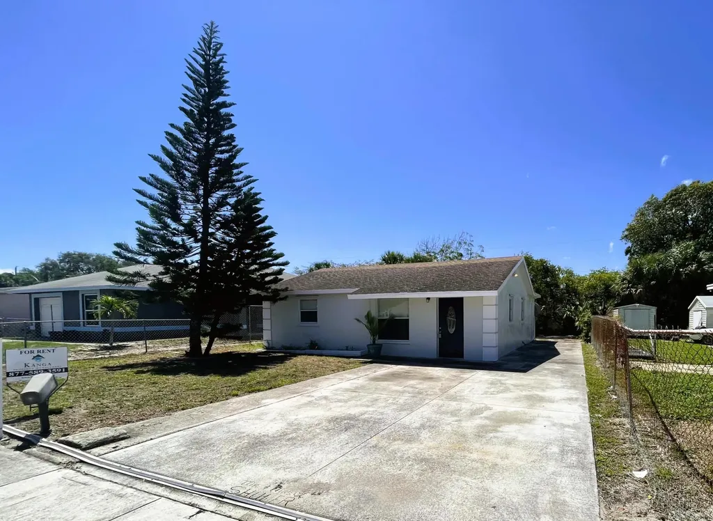 1173 W 33rd Street Riviera Beach FL 33404