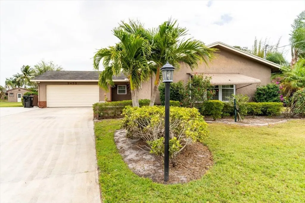 2455 SE Bordeaux Court Port St Lucie FL 34952