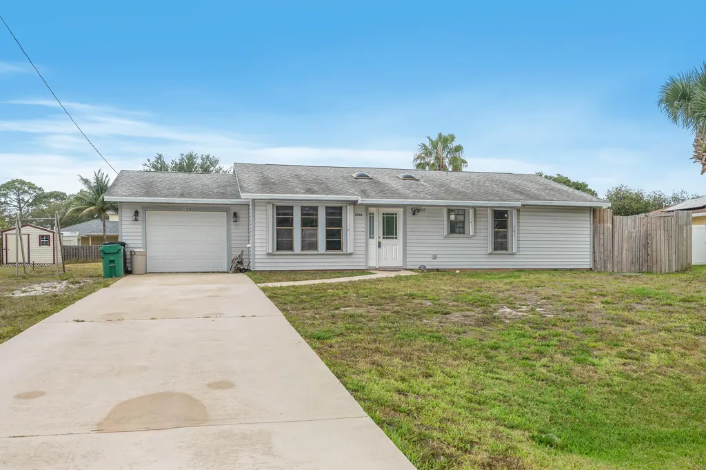 2538 SW Bayshore Boulevard Port St Lucie FL 34984
