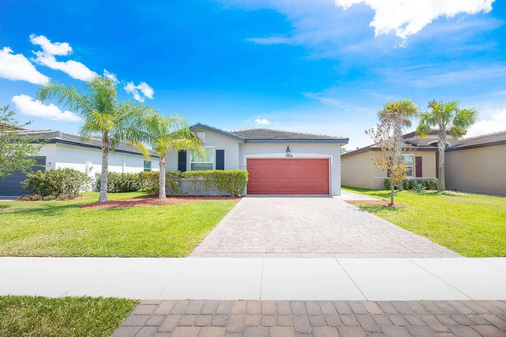 7839 NW Greenbank Circle Port St Lucie FL 34987