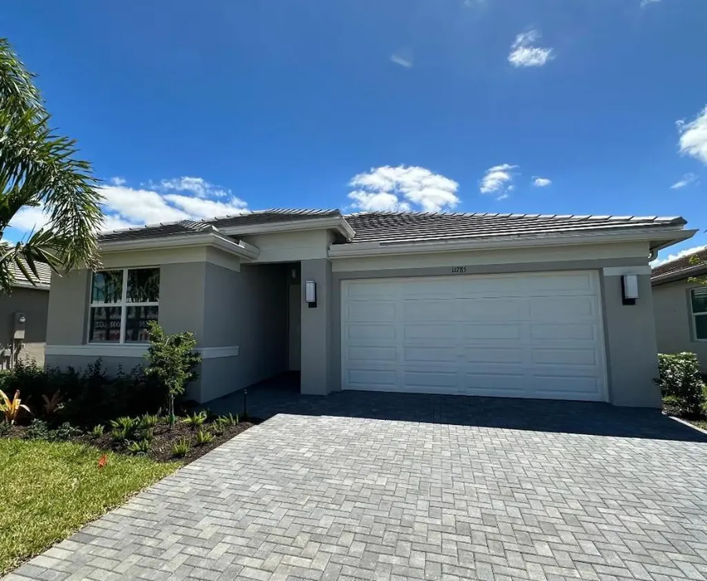 11785 SW Oceanus Boulevard Port St Lucie FL 34987