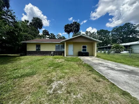 3261 SW 22nd Street Okeechobee FL 34974