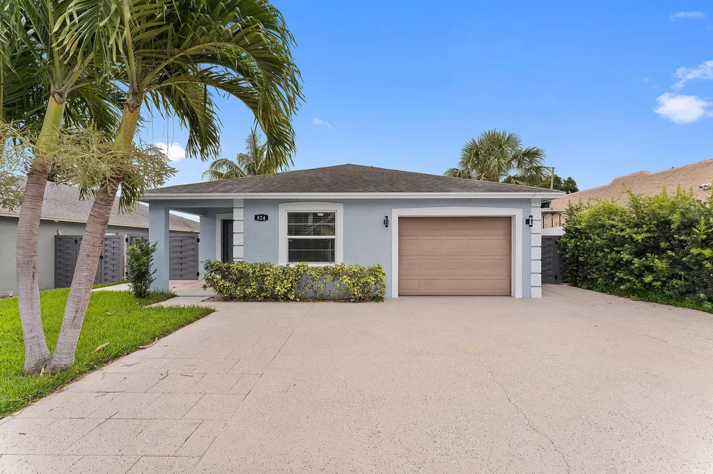 824 Selkirk Street West Palm Beach FL 33405
